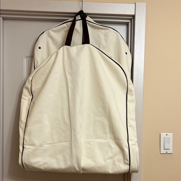 Hermes Cream Garment Bag with Brown Trim - Picture 4 of 4
